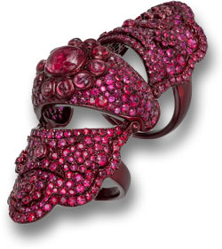 خاتم Red Gem Knuckle من Lydia Courteille من مجموعة Scarlet Empress Collection