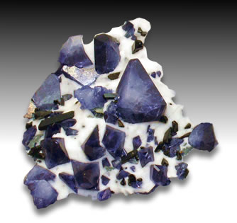 مصفوفة Benitoite Natrolite