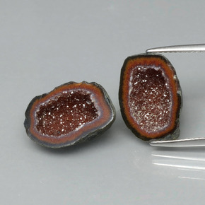 أحجار جيود عقيق متعدد الألوان طبيعية، شكل خيالي، غير شفاف، وزنها  قيراط