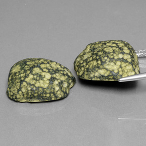 أحجار جيود عقيق متعدد الألوان طبيعية، شكل خيالي، غير شفاف، وزنها  قيراط