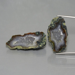 أحجار جيود عقيق متعدد الألوان طبيعية، شكل خيالي، غير شفاف، وزنها  قيراط