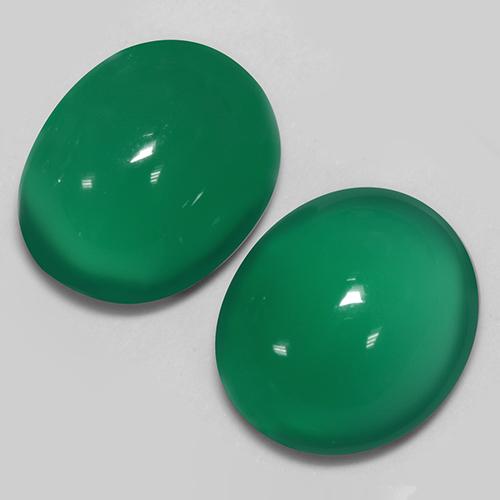 أحجار عقيق أخضر متوسط طبيعية، قصة بيضاوى، نصف شفاف، وزنها 5.81 قيراط