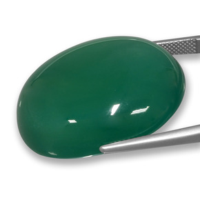 عقيق أخضر مصفر طبيعي، قصة بيضاوى، 73.25 قيراط، نصف شفاف