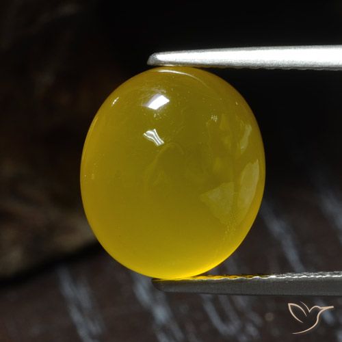 4.55ct طبيعي أصفر غامق عقيق, بيضوي, نصف شفاف