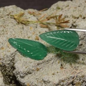 أحجار عقيق أخضر دافئ طبيعية، فانسى، نصف شفاف، وزنها 8.55 قيراط