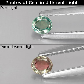 الكسندريت أخضر/أحمر طبيعي، قصة بيضاوى، 0.15 قيراط، قليلا جدا