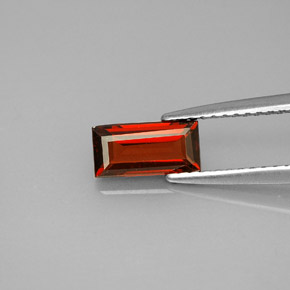جارنيت ألماندين أحمر طبيعي، باجيت، 1.09 قيراط، VVS-VS