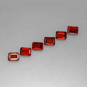 أحجار عقيق الألماندين أحمر طبيعية، قص الزمرد، VVS-VS، وزنها  قيراط