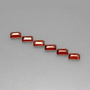 أحجار عقيق الألماندين أحمر طبيعية، قص الزمرد، VVS-VS، وزنها  قيراط