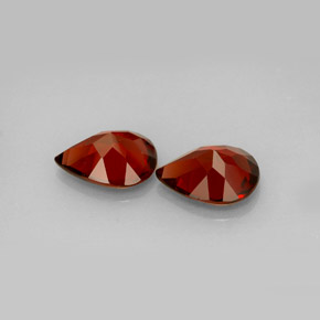 أحجار عقيق الألماندين أحمر طبيعية، شكل الكمثرى، VVS-VS، وزنها  قيراط