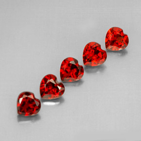 أحجار عقيق الألماندين أحمر غامق طبيعية، شكل القلب، قليلا جدا، وزنها  قيراط