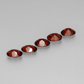 أحجار عقيق الألماندين أحمر غامق طبيعية، قصة بيضاوى، VVS-VS، وزنها  قيراط