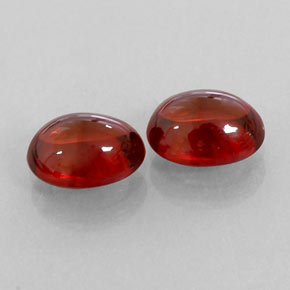 أحجار عقيق الألماندين أحمر غامق طبيعية، شفاف، شفاف / نصف شفاف، وزنها  قيراط