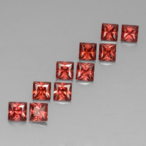 أحجار عقيق الألماندين أحمر غامق طبيعية، مربع، VVS-VS، وزنها  قيراط