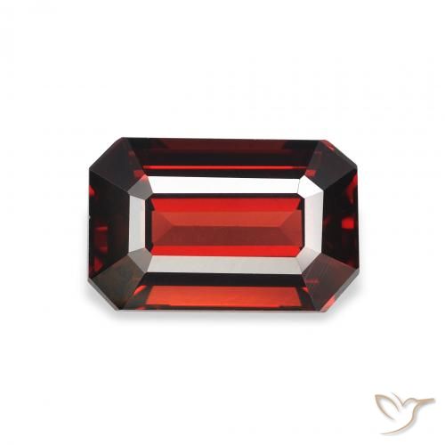 2.38ct طبيعي احمر غامق عقيق الألماندين, قص الزمرد, VVS-VS
