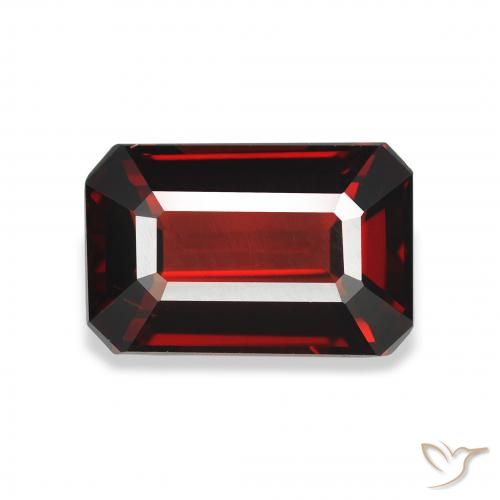 3.71ct طبيعي احمر غامق عقيق الألماندين, قص الزمرد, قليلا جدا
