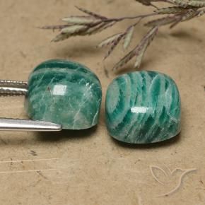 أحجار امازونيت أخضر داكن-متوسط طبيعية، قطع وسادة، غير شفاف، وزنها 13.16 قيراط