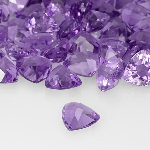 جمشت بنفسجى غامق طبيعي، مثلثى، 2.96 قيراط، قليلا جدا