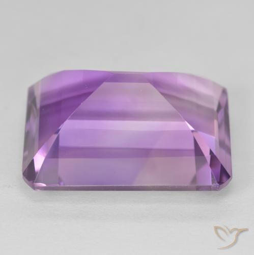 جمشت Medium Light Purplish-Violet طبيعي، ثمانى / قصة زمرد، 21.90 قيراط، VVS