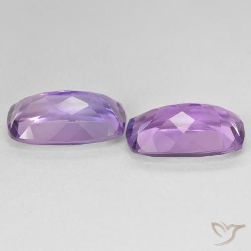 أحجار جمشت Medium Light Purplish-Violet طبيعية، وسادة، قليلا جدا، وزنها 11.30 قيراط