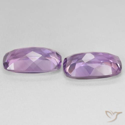 أحجار جمشت Medium Light Purplish-Violet طبيعية، وسادة، VVS، وزنها 11.30 قيراط