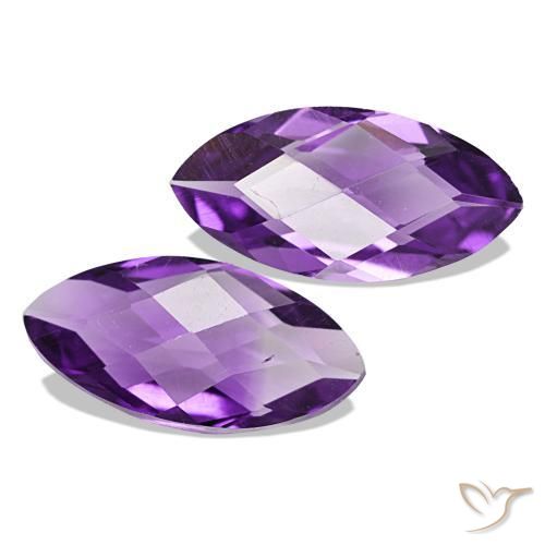 جمشت طبيعي بلون Medium Dark-Violet، وزن ‎0.95‎ قيراط، شكل ماركيز، مقاس ‎8.2x4.1‎ مم