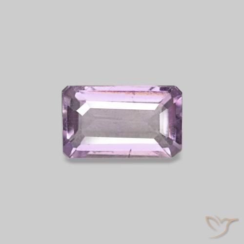 جمشت طبيعي بلون Medium Light-Violet، وزن ‎0.29‎ قيراط، شكل قص الزمرد، مقاس ‎5.2x3.1‎ مم