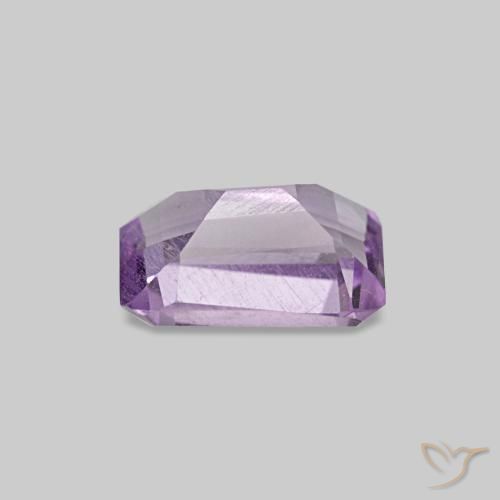 جمشت طبيعي بلون Medium Light-Violet، وزن ‎0.49‎ قيراط، شكل قص الزمرد، مقاس ‎6x4.1‎ مم