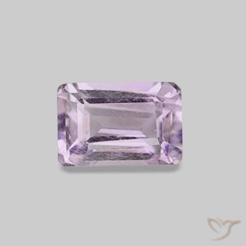 جمشت طبيعي بلون Light Grayish Pink-Violet، وزن ‎0.66‎ قيراط، شكل قص الزمرد، مقاس ‎6.1x4.1‎ مم