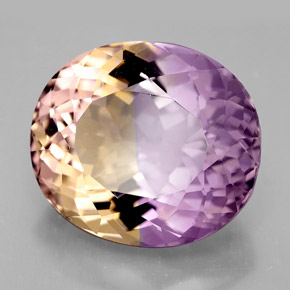 أمترين طبيعي بلون ثنائية اللون، وزن ‎14.82‎ قيراط، شكل بيضاوى، مقاس ‎16.8x14.7‎ مم