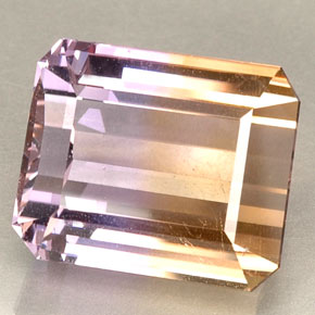 أمترين طبيعي بلون Violet Golden، وزن ‎23.37‎ قيراط، شكل قص الزمرد، مقاس ‎17.2x14.1‎ مم