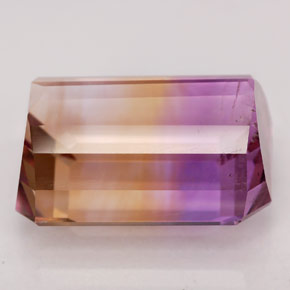 أمترين طبيعي بلون Violet Golden، وزن ‎16.32‎ قيراط، شكل قص الزمرد، مقاس ‎17.6x12.5‎ مم