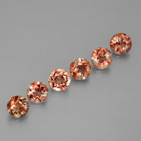 أحجار اندلوسيت متعدد الألوان طبيعية، قصة دائرى، قليلا جدا، وزنها 1.26 قيراط