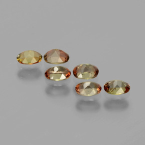 أحجار اندلوسيت متعدد الألوان طبيعية، قصة بيضاوى، قليلا جدا، وزنها  قيراط