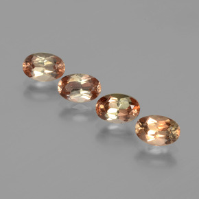 أحجار اندلوسيت متعدد الألوان طبيعية، قصة بيضاوى، قليلا جدا، وزنها  قيراط