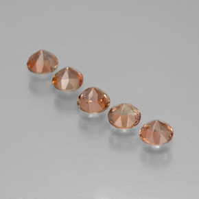 أحجار اندلوسيت متعدد الألوان طبيعية، قصة دائرى، قليلا جدا، وزنها 1.55 قيراط