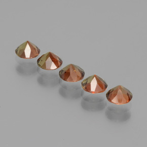 أحجار اندلوسيت متعدد الألوان طبيعية، قصة دائرى، قليلا جدا، وزنها 1.37 قيراط