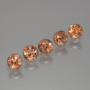 أحجار اندلوسيت متعدد الألوان طبيعية، قصة دائرى، قليلا جدا، وزنها 1.58 قيراط