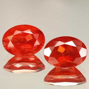 أحجار لابرادوريت أنديسين أحمر طبيعية، قصة بيضاوى، VVS، وزنها  قيراط