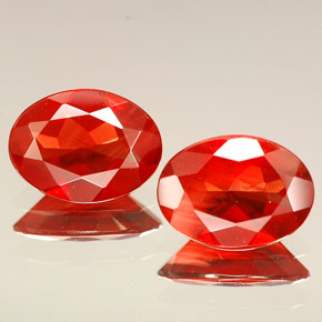 أحجار لابرادوريت أنديسين أحمر طبيعية، قصة بيضاوى، VVS، وزنها  قيراط