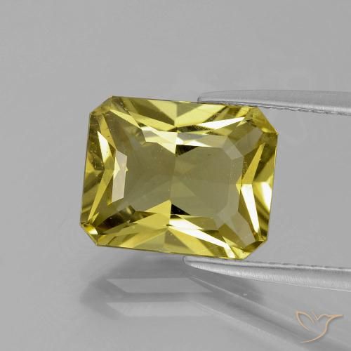 4.08ct طبيعي بني ذهبي الأباتيت, قص الزمرد, قليلا جدا