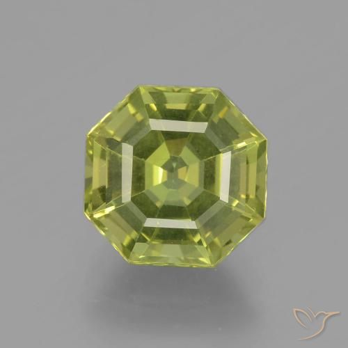 2.95ct طبيعي أخضر ترابى فاتح الأباتيت, قص الزمرد, قليلا جدا
