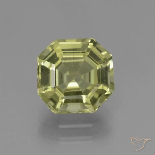 2.83ct طبيعي اخضر فاتح الأباتيت, قص الزمرد, قليلا جدا
