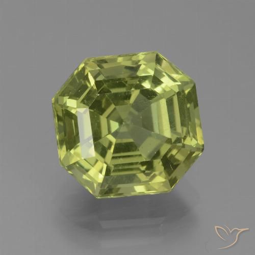 4.78ct طبيعي Medium Light Green الأباتيت, قص الزمرد, قليلا جدا
