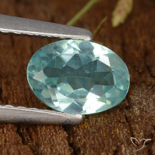 0.77ct طبيعي أخضر أزرق متوسط الأباتيت, بيضوي, قليلا جدا