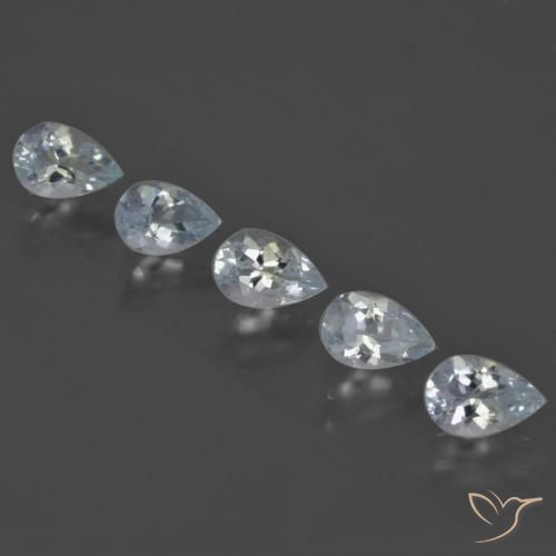 أحجار زبرجد أو أكوامارين أزرق فاتح طبيعية، شكل الكمثرى، VVS-VS، وزنها 1.88 قيراط