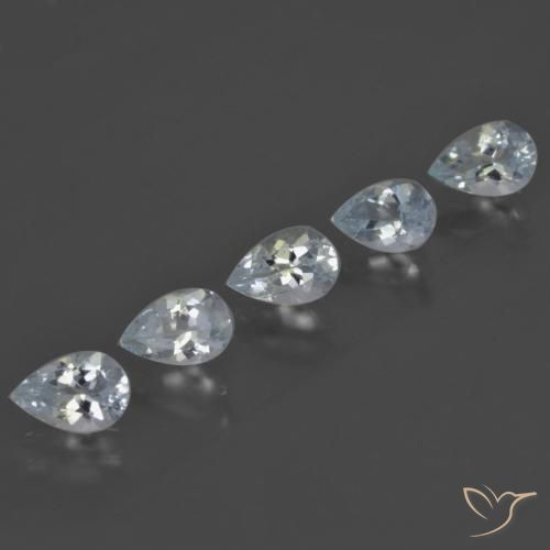 أحجار زبرجد أو أكوامارين أزرق فاتح طبيعية، شكل الكمثرى، VVS-VS، وزنها 1.88 قيراط