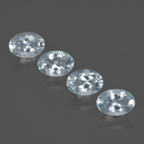 أحجار زبرجد أو أكوامارين أزرق مائى فاتح طبيعية، قصة بيضاوى، VVS-VS، وزنها 2.56 قيراط