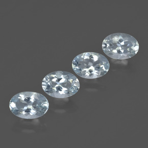 أحجار زبرجد أو أكوامارين أزرق مائى فاتح طبيعية، قصة بيضاوى، VVS-VS، وزنها 2.56 قيراط