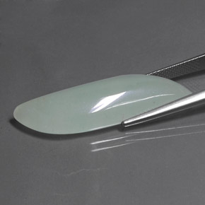 افينتورين اخضر زاهى طبيعي، شكل خيالي، 18.27 قيراط، نصف شفاف